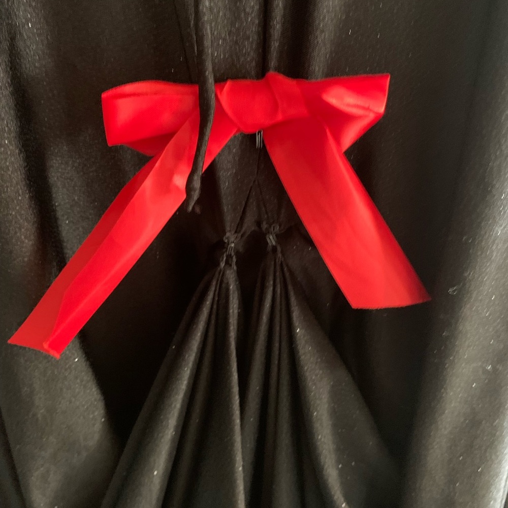 Amara Black Prom Dress, size 6 - Picture 7 of 16